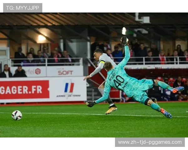 法甲巴黎红蓝军团：解析巴黎圣日耳曼的红蓝军团风采与表现