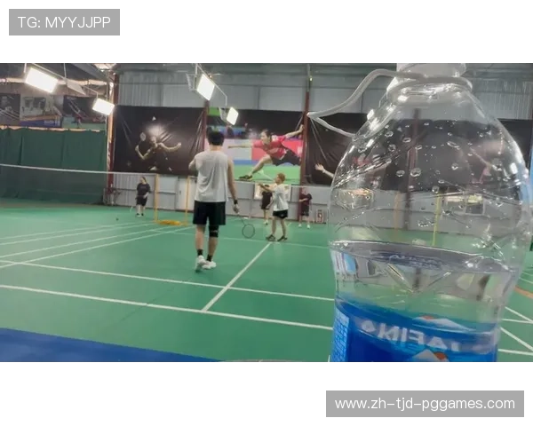 羽毛球伤人视频